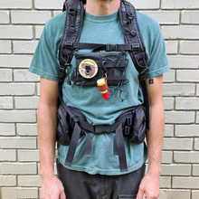 画像をギャラリービューアに読み込む, Tenkara Backcountry Pack - DCF Cranberry